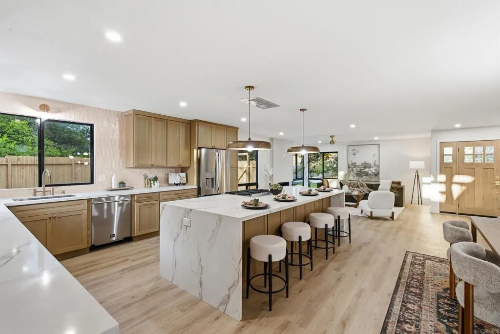 https://cdn.realtyfeed.com/cdn/127/307082082/aed9f38c0680903699485800444553f3.webp