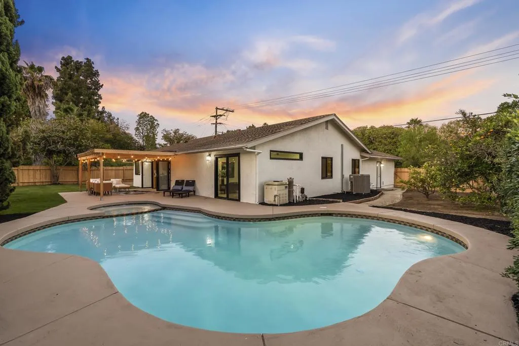 https://cdn.realtyfeed.com/cdn/127/307082082/c7392e9a9e867ab711d39809ba6cbd1d.webp
