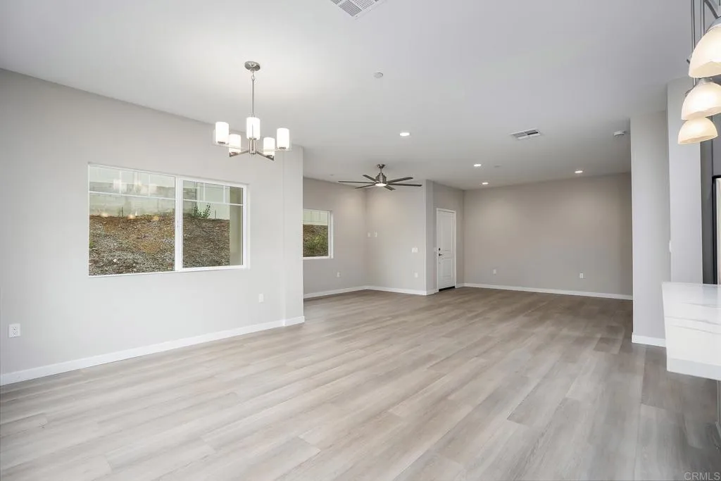 https://cdn.realtyfeed.com/cdn/127/307082179/fdf0ed1bee75990b2e0640f3f37769b1.webp