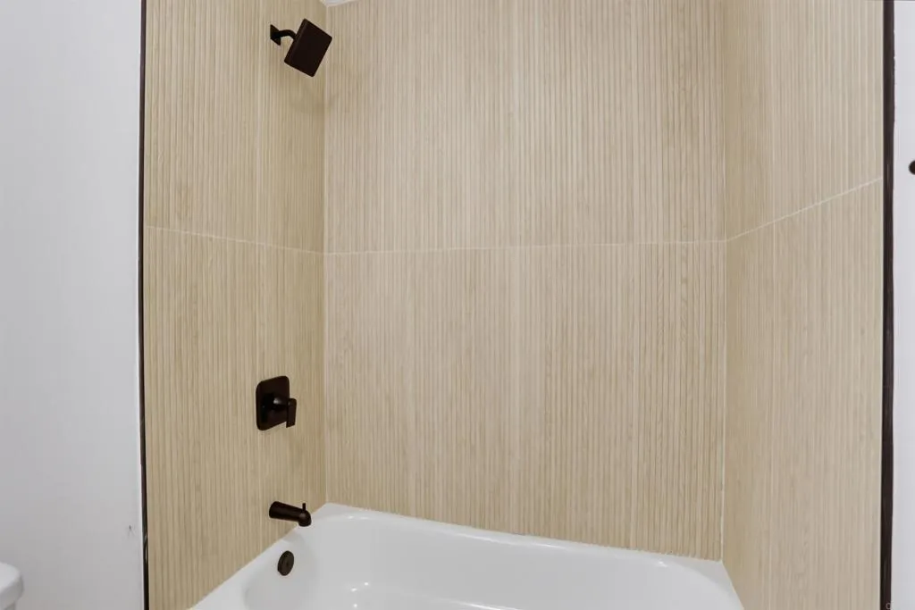 https://cdn.realtyfeed.com/cdn/127/307082259/0d8c7ea4b74315671fca156a70919a24.webp