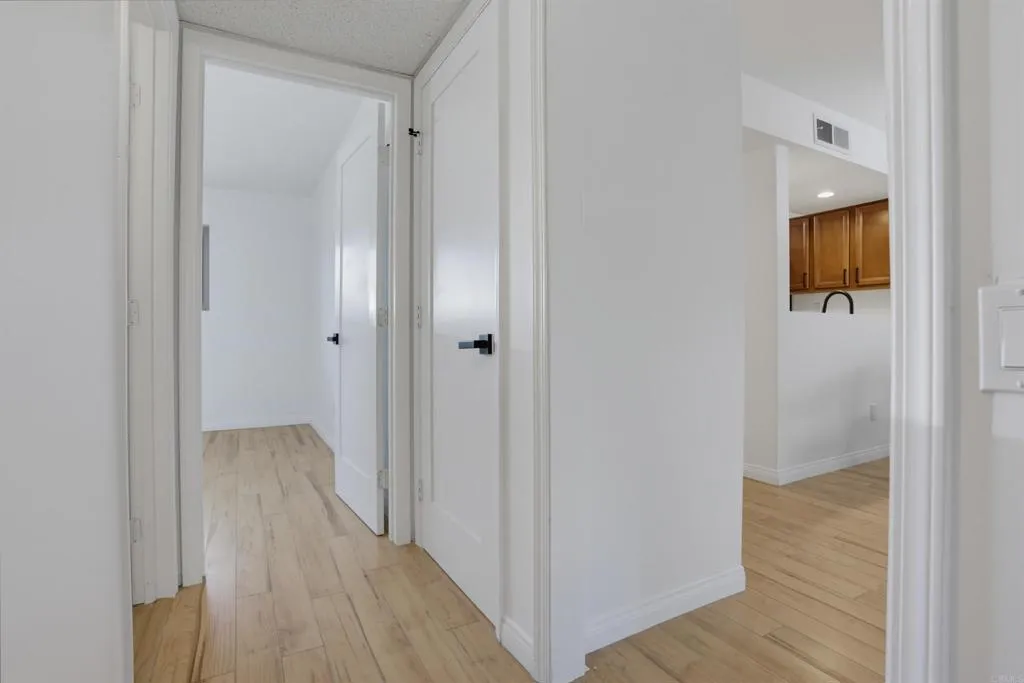 https://cdn.realtyfeed.com/cdn/127/307082259/c1f2e3ac9f377789f9f2237b1c5052ac.webp