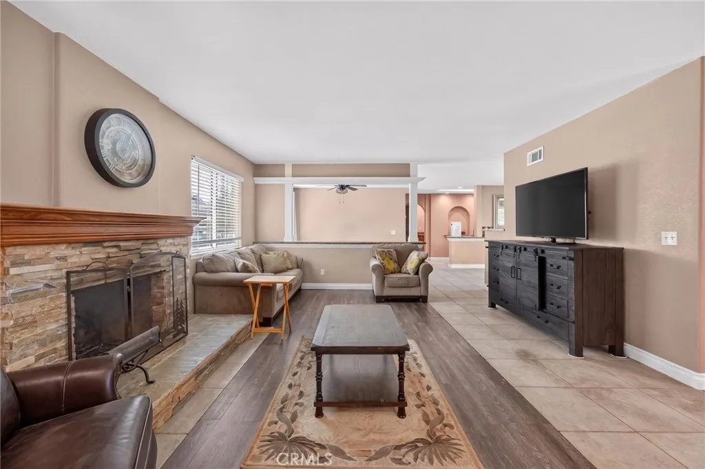 https://cdn.realtyfeed.com/cdn/127/307082540/0153f6ad65928d7430e6a37584a34618.webp