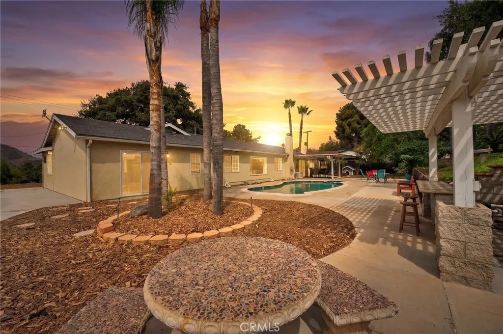 https://cdn.realtyfeed.com/cdn/127/307082540/5d9d3483f0b4c7a12e824dea71a8a7dd.webp
