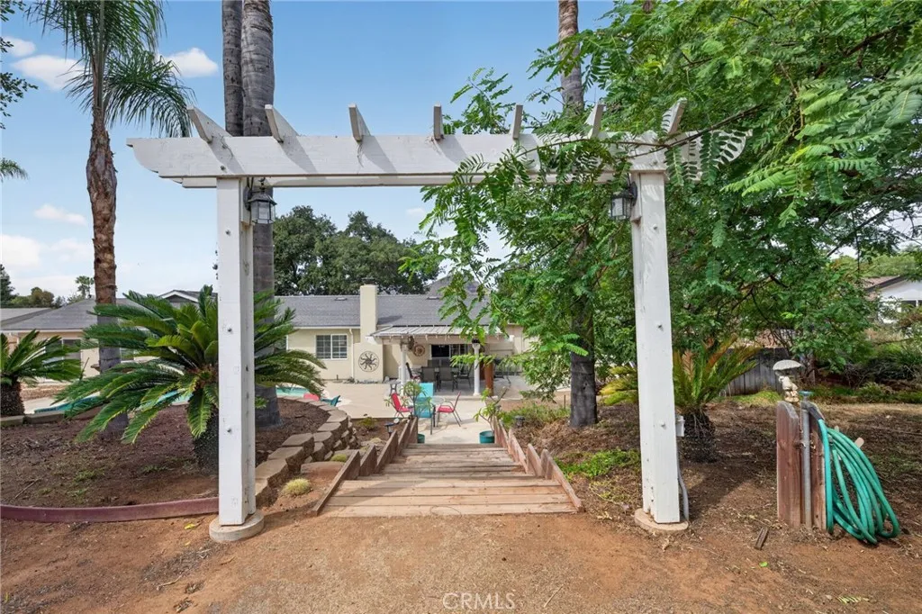 https://cdn.realtyfeed.com/cdn/127/307082540/65af85b9ca73a106989513416447396d.webp