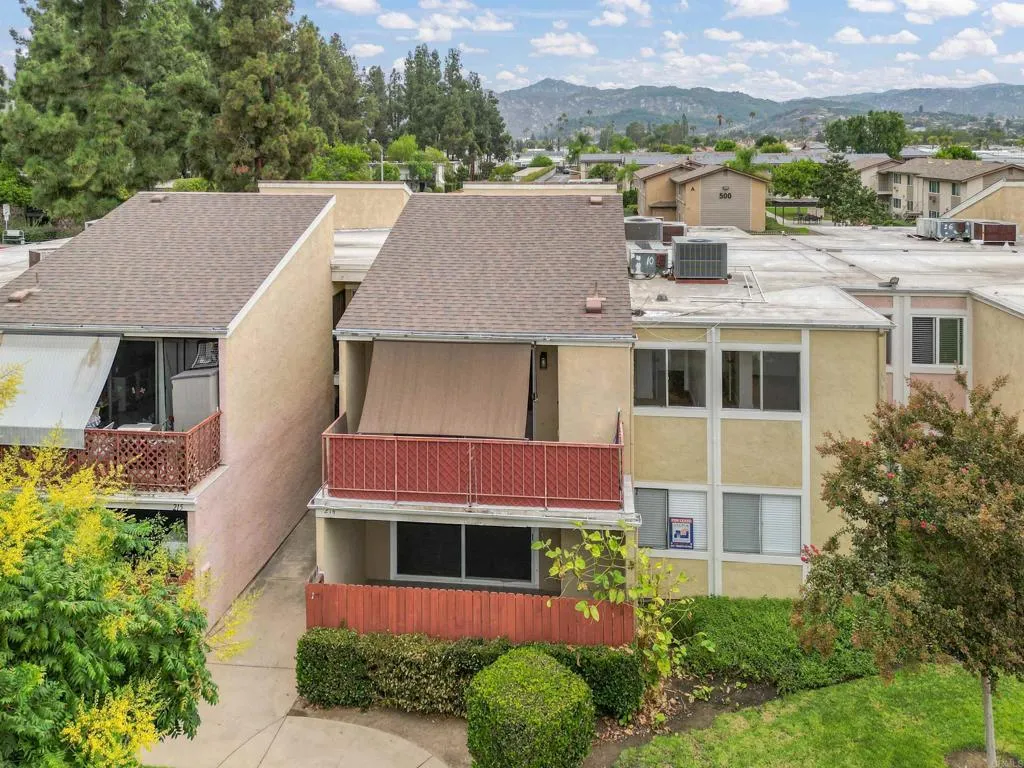 https://cdn.realtyfeed.com/cdn/127/307082571/ca8c9ba3d40f3d8bd40041cb2dd0f0df.webp