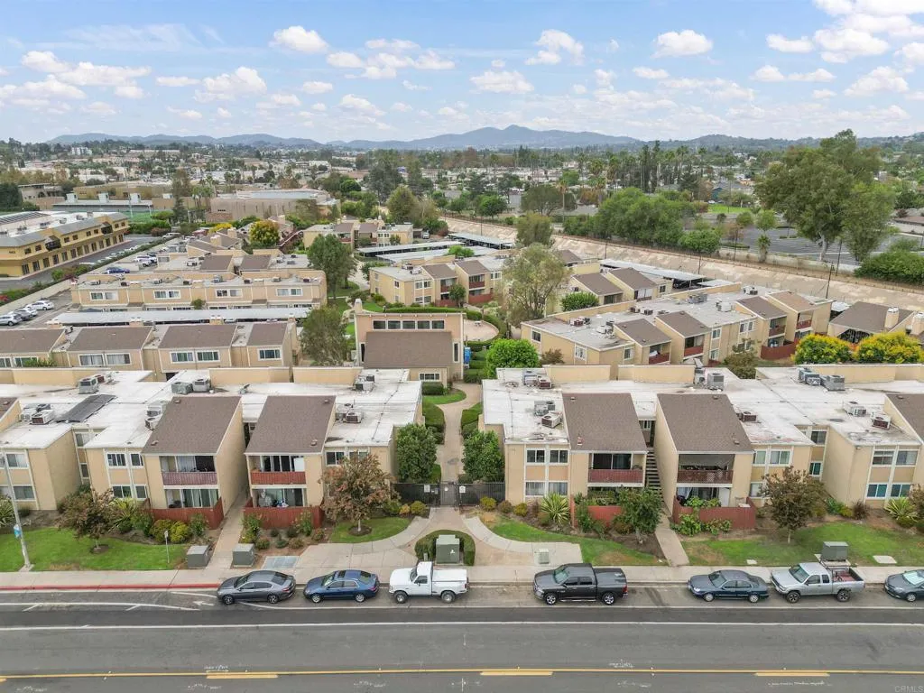 https://cdn.realtyfeed.com/cdn/127/307082571/eebdf7edc6e7f1efdea9bb6397f336dc.webp