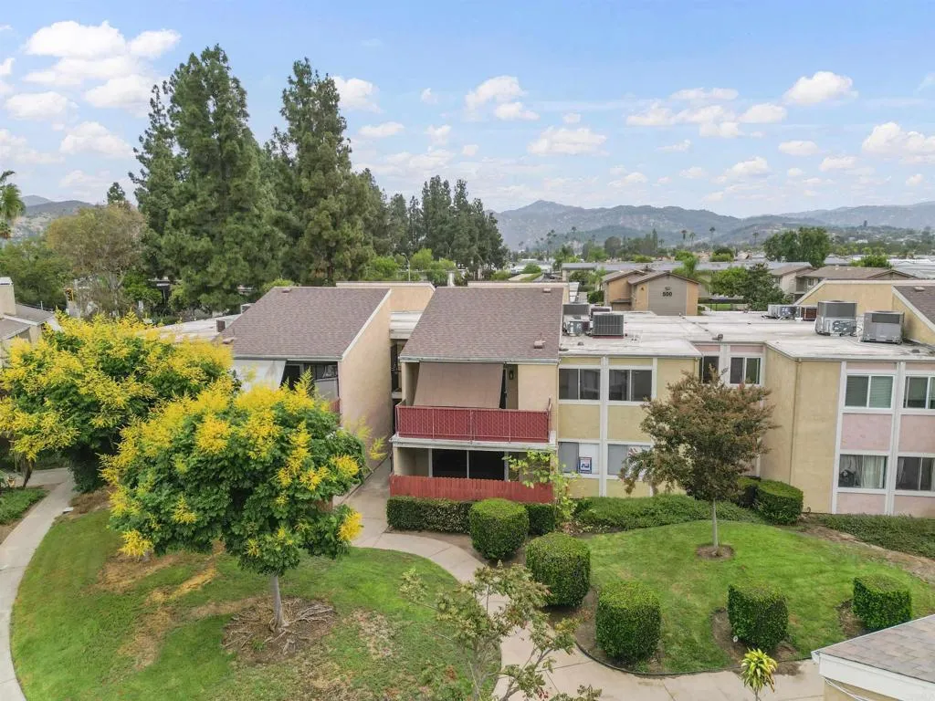 https://cdn.realtyfeed.com/cdn/127/307082571/f4d646193ad38278416232f1b88e1a9f.webp