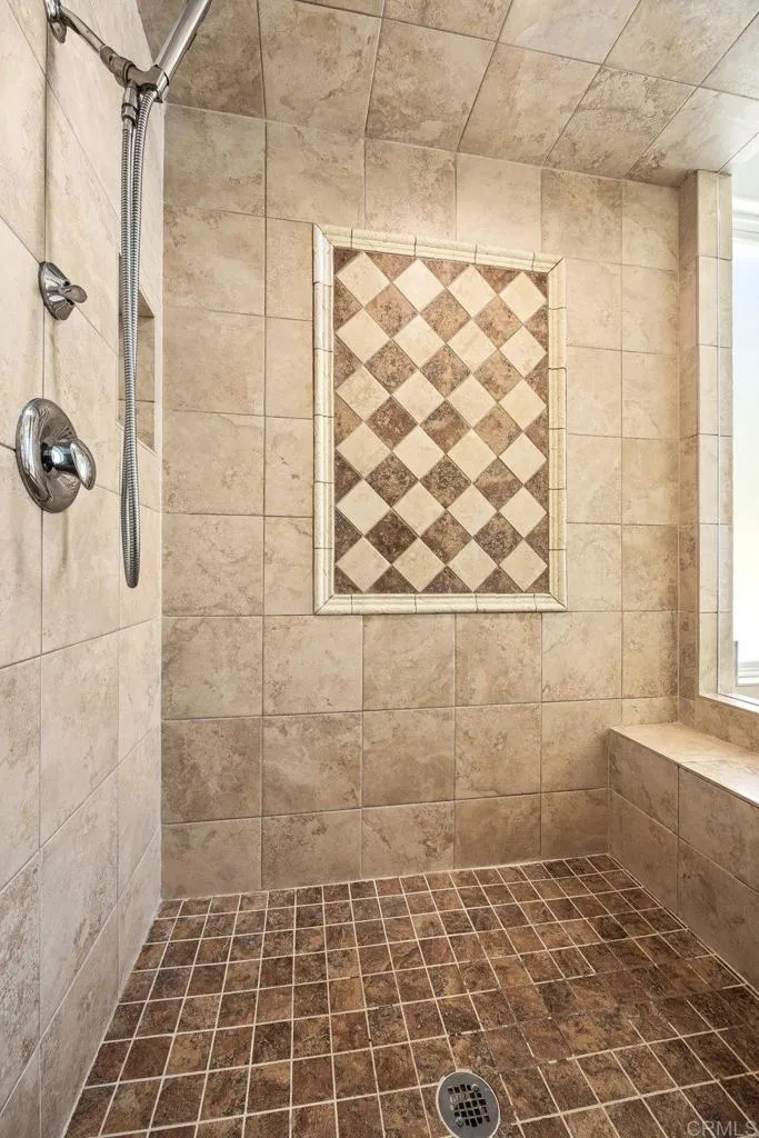 https://cdn.realtyfeed.com/cdn/127/307082574/39f9072a18d2432cf80af209567ba943.webp
