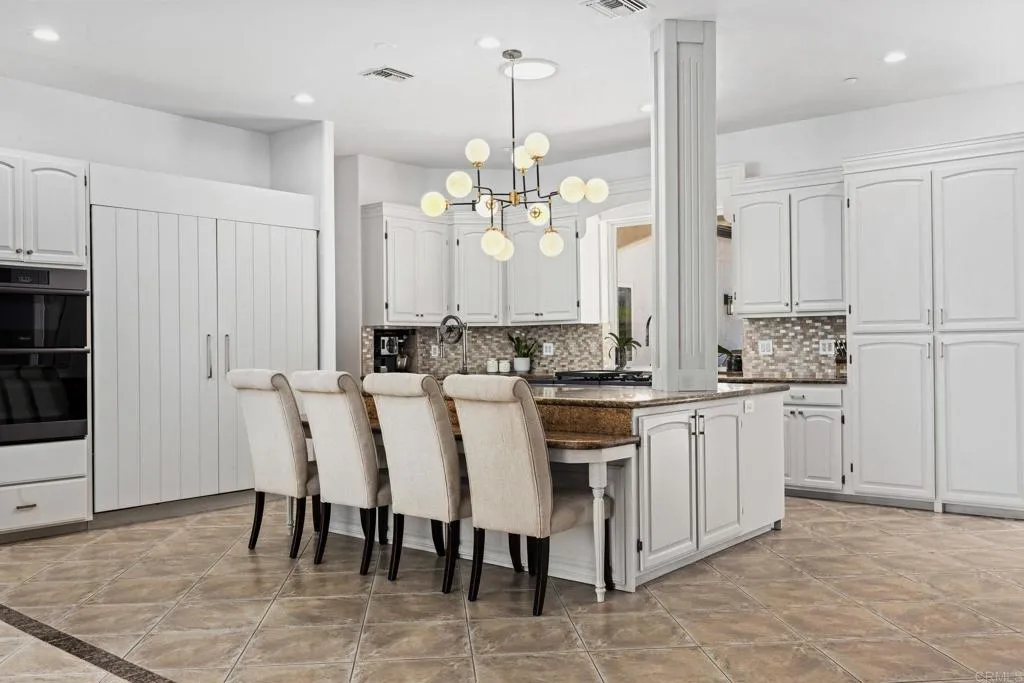 https://cdn.realtyfeed.com/cdn/127/307082574/484dd3ac19313f5f3f4d50bad6ecab90.webp
