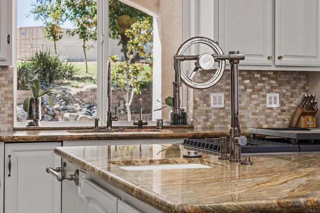https://cdn.realtyfeed.com/cdn/127/307082574/548a8d2e648d8f9f6d57e035eaeab6de.webp
