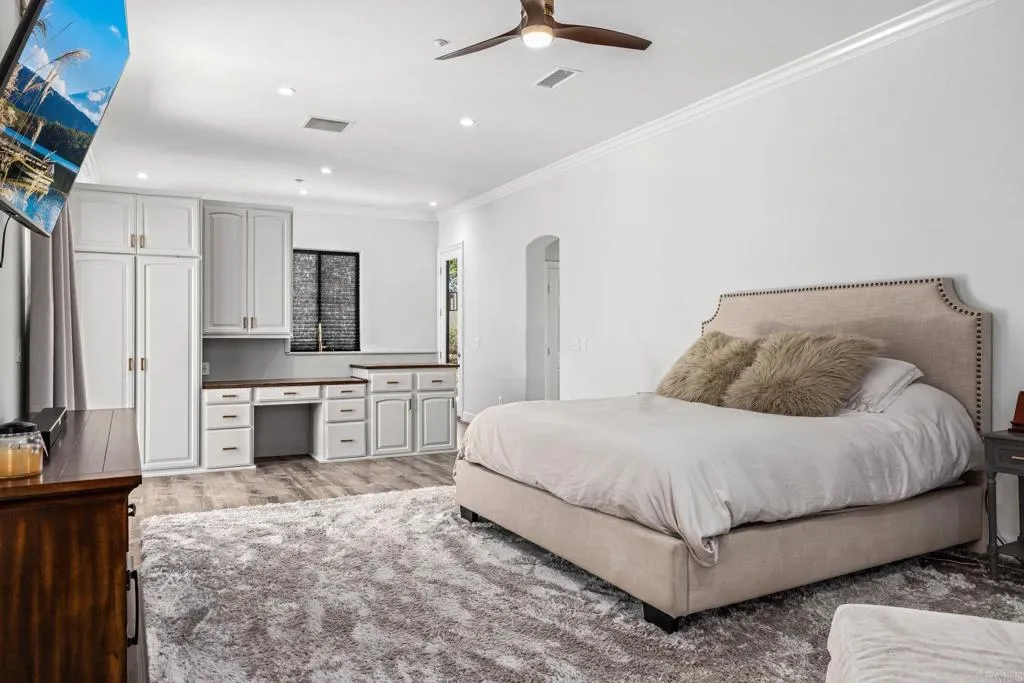 https://cdn.realtyfeed.com/cdn/127/307082574/8c08dad5fb557ba2c1a27009dba3c58b.webp