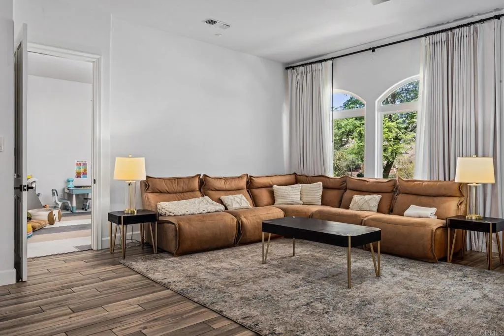 https://cdn.realtyfeed.com/cdn/127/307082574/cd4457a3c4720b2480ddf6cc19b25fdb.webp