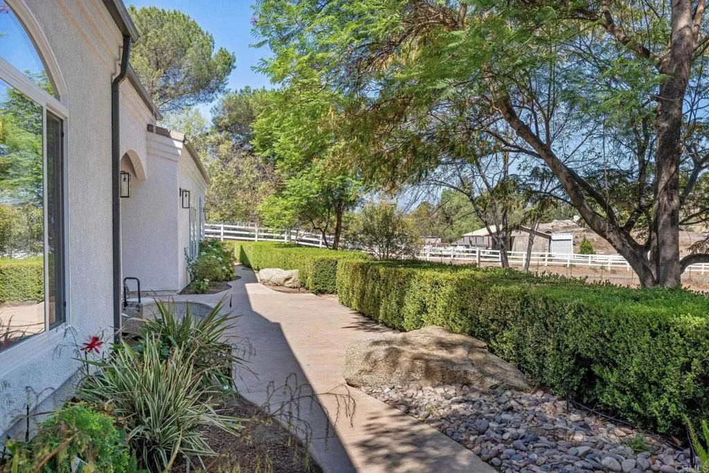 https://cdn.realtyfeed.com/cdn/127/307082574/e5d5c05561f6e7587fb8c10698157d66.webp