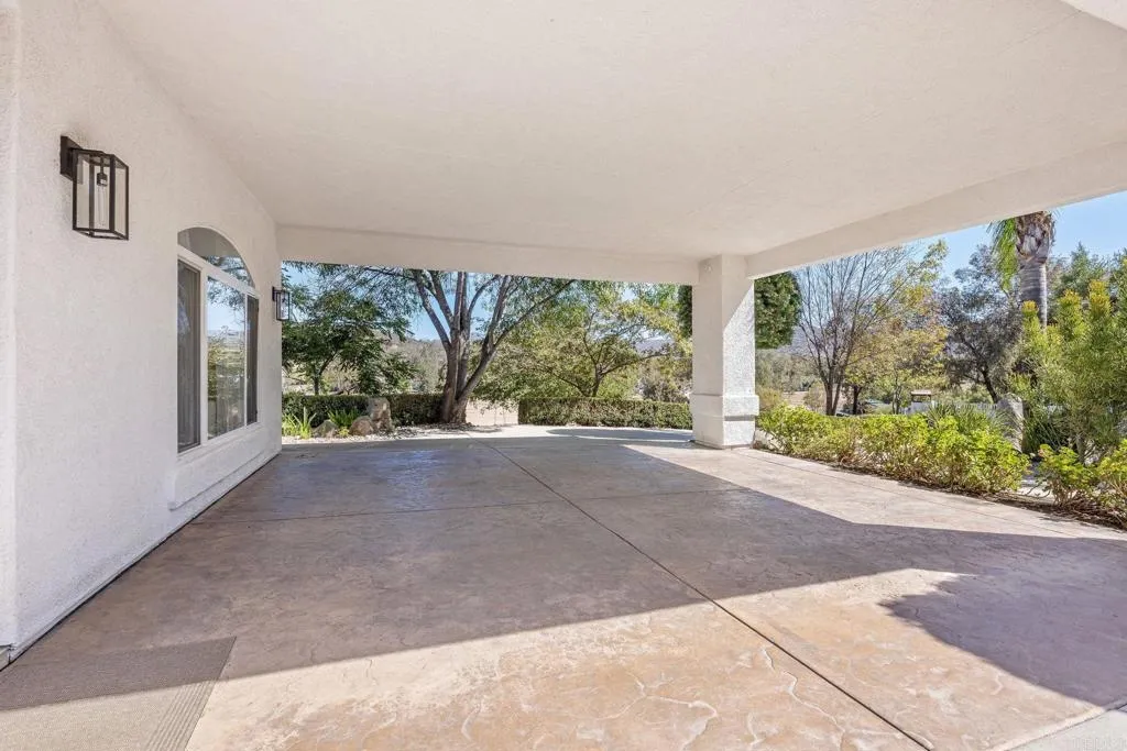 https://cdn.realtyfeed.com/cdn/127/307082574/f6a10a4a314b19f7c3e9eaa01953862d.webp