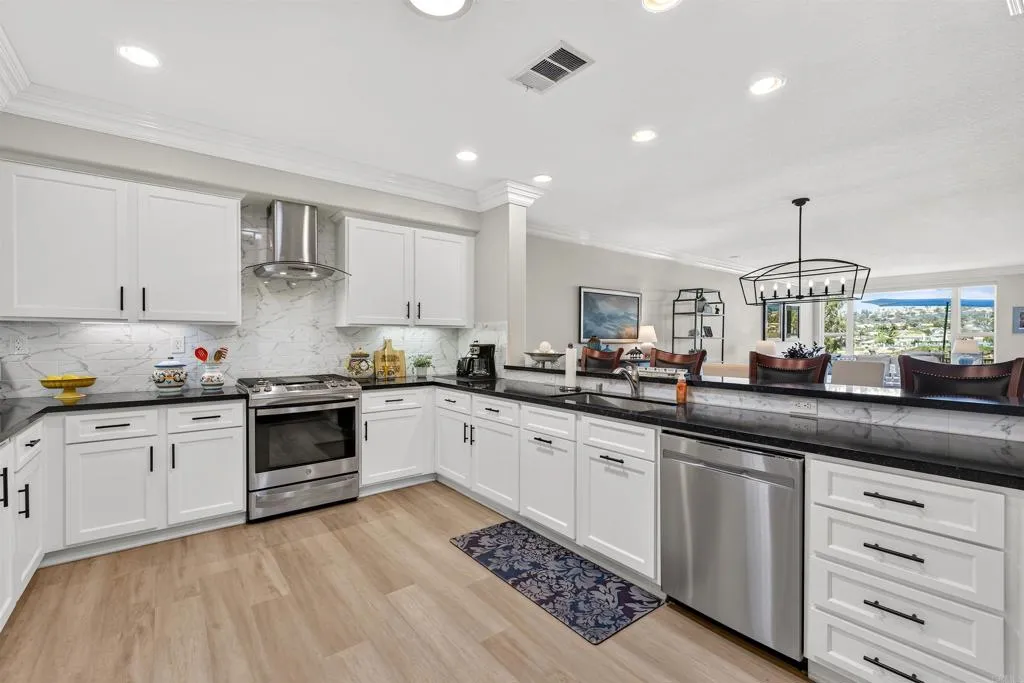 https://cdn.realtyfeed.com/cdn/127/307082652/3bc424370f6611f3ca54078df196730e.webp