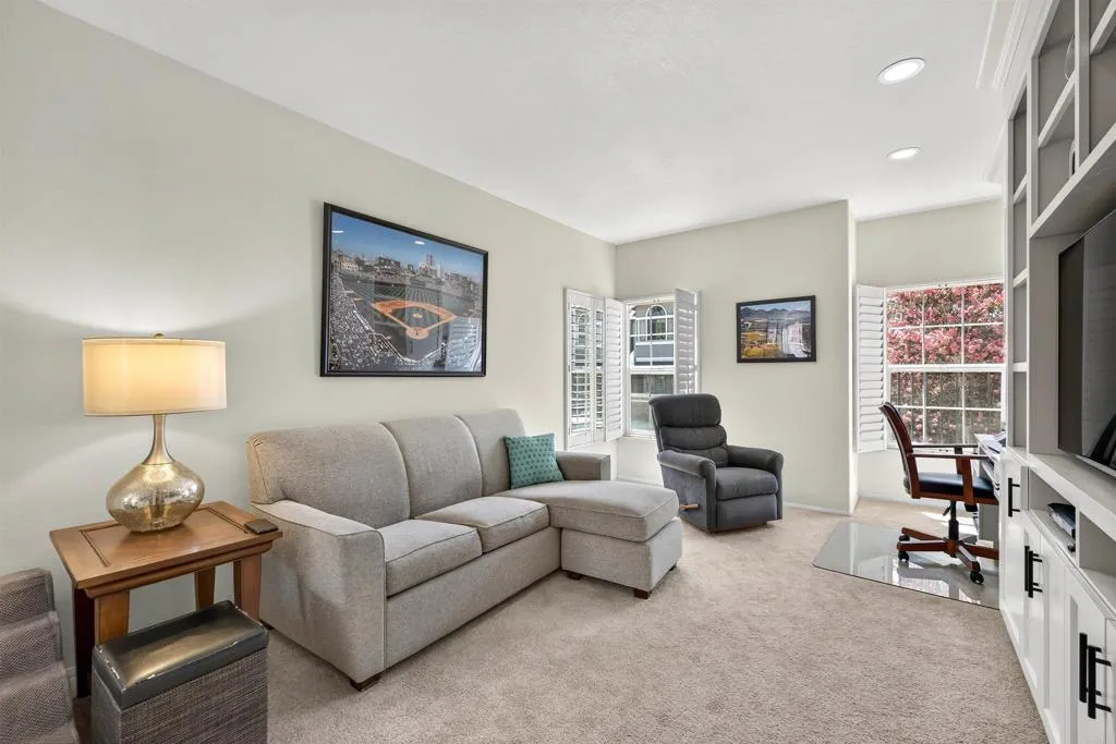 https://cdn.realtyfeed.com/cdn/127/307082652/75c52d0cf99ebd928af9613a821b973d.webp