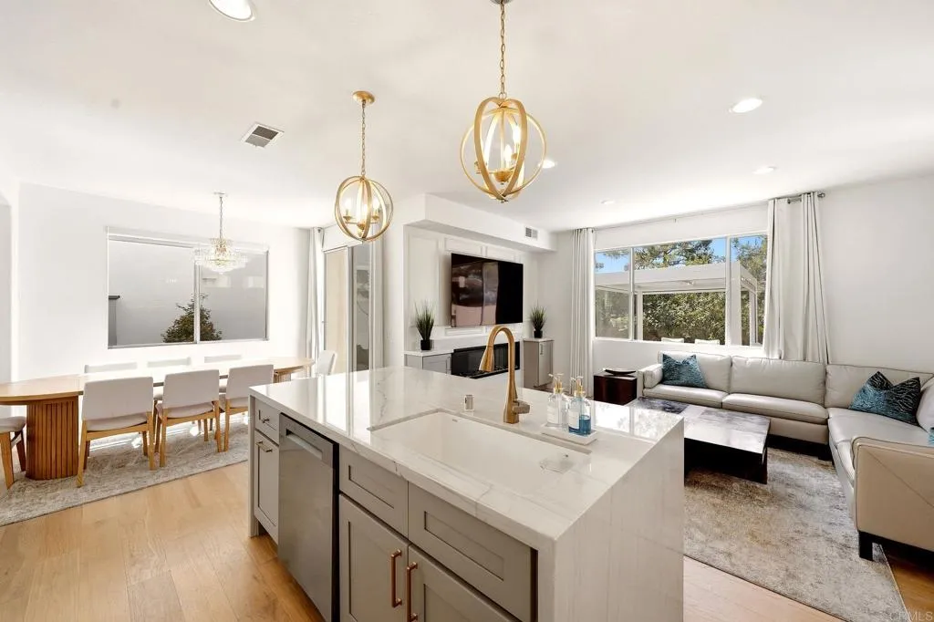 https://cdn.realtyfeed.com/cdn/127/307082818/6dae7556cb819cdb192361c5b25a0b9e.webp