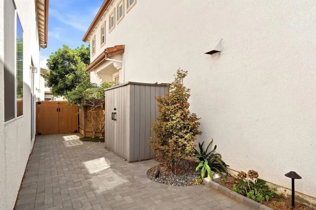 https://cdn.realtyfeed.com/cdn/127/307082818/760cc16c89144ab7187feb8a1476460d.webp