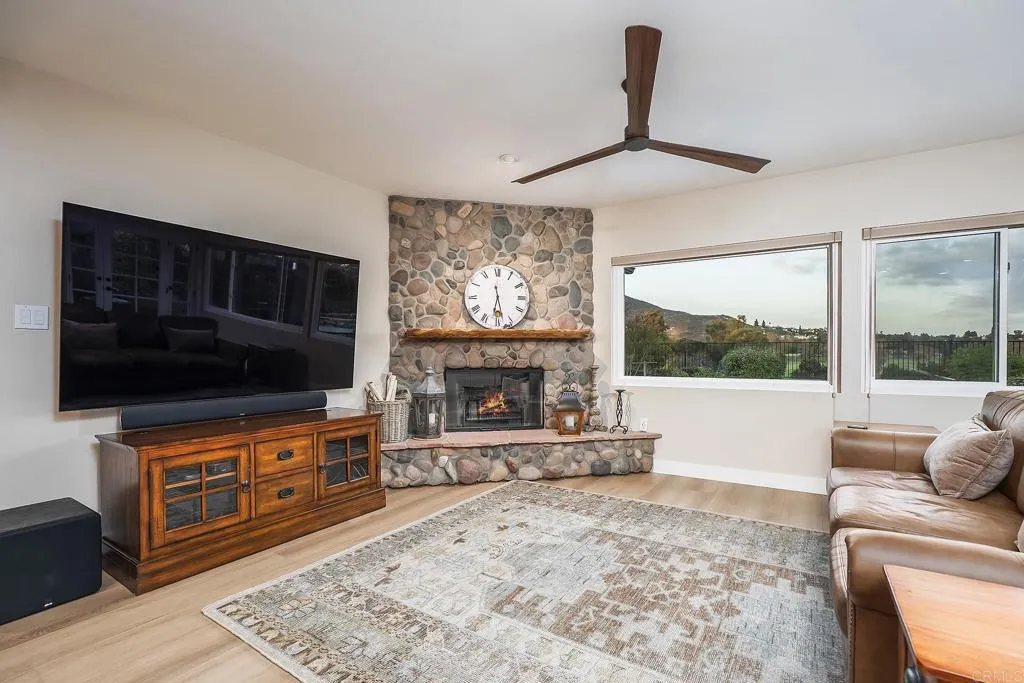 https://cdn.realtyfeed.com/cdn/127/307082921/2a2d1ad68dfc7bf1ea02319b586cbb38.webp