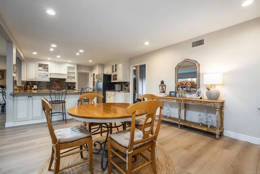 https://cdn.realtyfeed.com/cdn/127/307082921/e9fa6f0ec4bfba23d8bf16d5b5a26fb4.webp