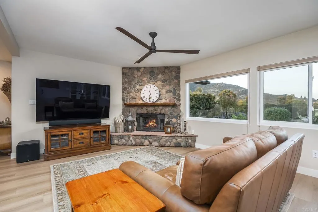 https://cdn.realtyfeed.com/cdn/127/307082921/f87e02a479239a3dfb6e6fcd0ae8c406.webp