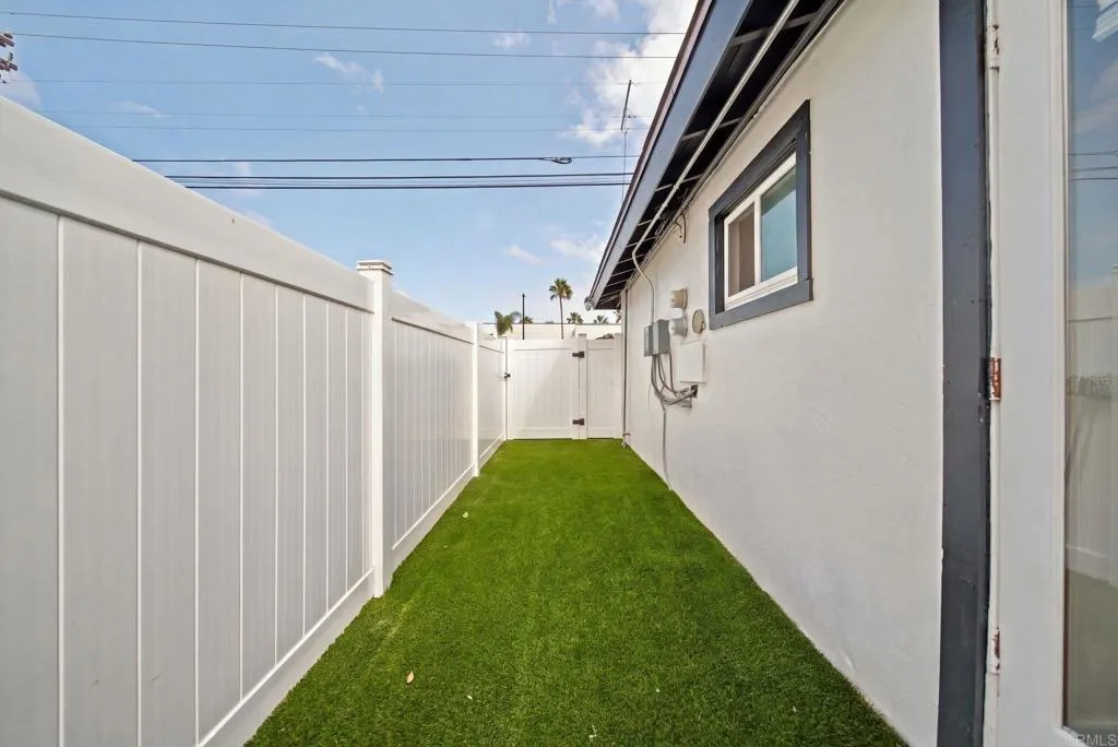 https://cdn.realtyfeed.com/cdn/127/307082933/b5a3879171a34329b81233add850dde7.webp