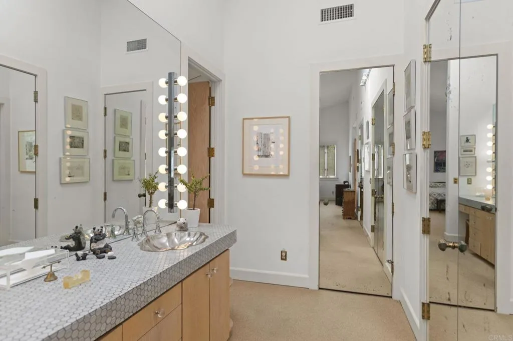 https://cdn.realtyfeed.com/cdn/127/307082962/5ff93f8aa6e735be337fad5ac79334fb.webp