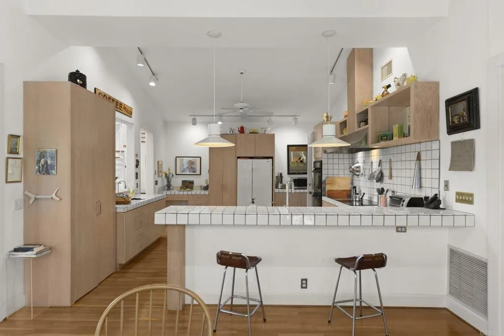 https://cdn.realtyfeed.com/cdn/127/307082962/851283c8fa7c17e78c5e26b32d620161.webp