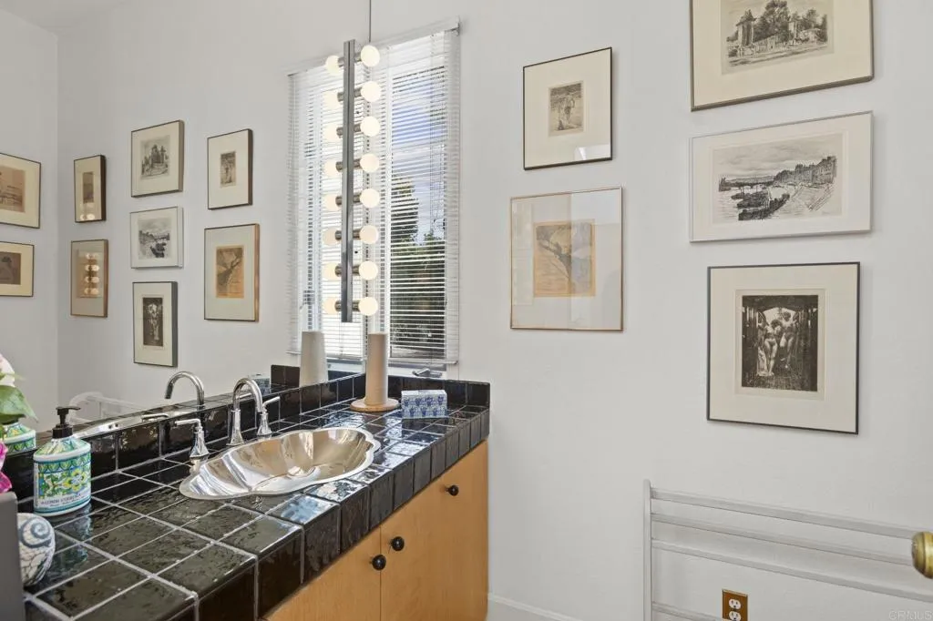 https://cdn.realtyfeed.com/cdn/127/307082962/8b8b2565ebf0a866adb97b6a24ce35cf.webp