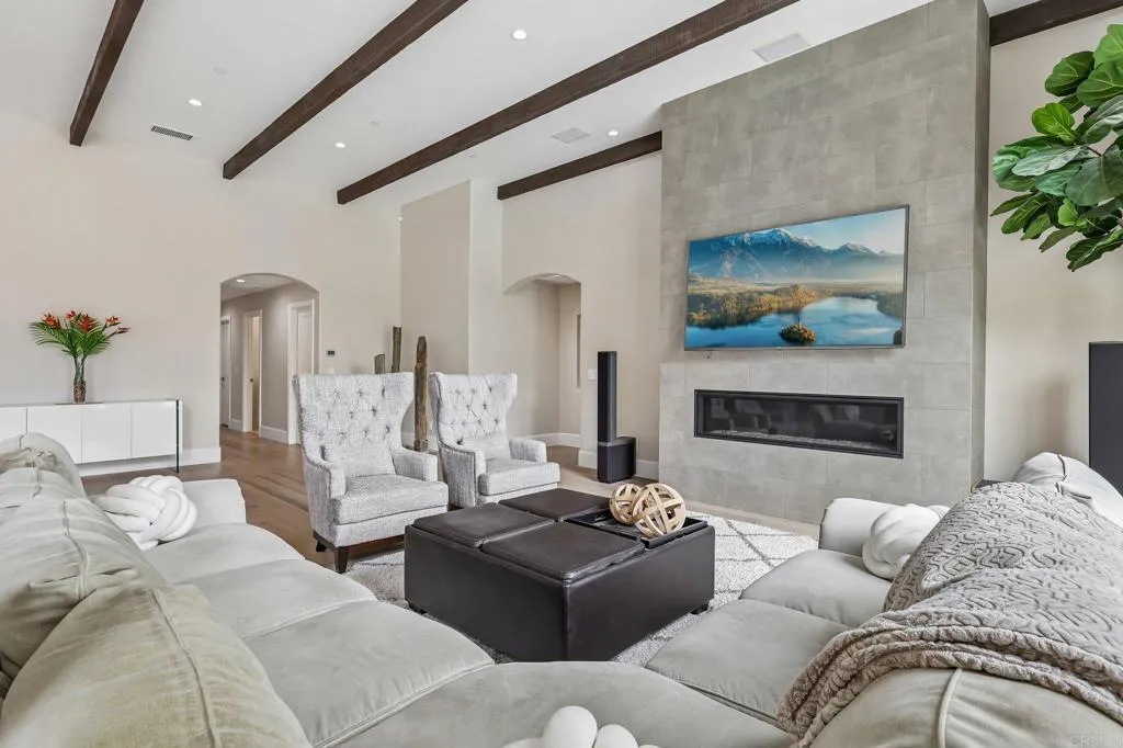 https://cdn.realtyfeed.com/cdn/127/307082969/37cab97ab915b2898a7240799c609d57.webp