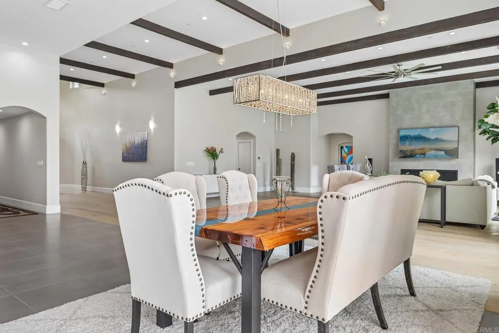 https://cdn.realtyfeed.com/cdn/127/307082969/c86602d7616c82efcad6e366dc7d3b47.webp