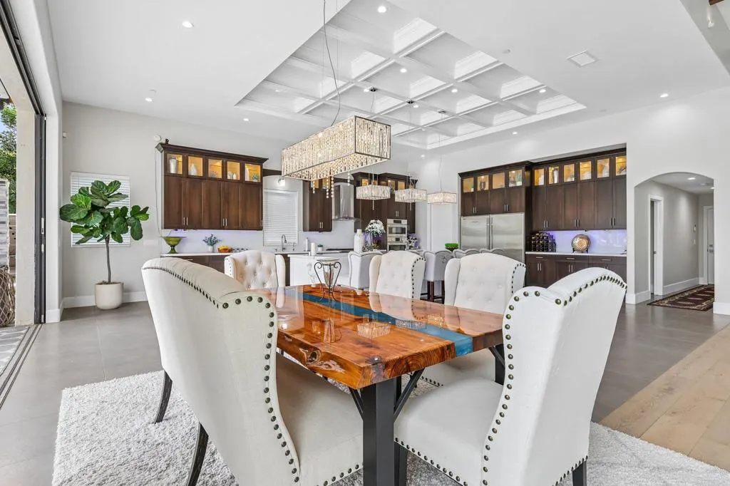 https://cdn.realtyfeed.com/cdn/127/307082969/e8dd8323e06ff4ac5135617996fd88b2.webp