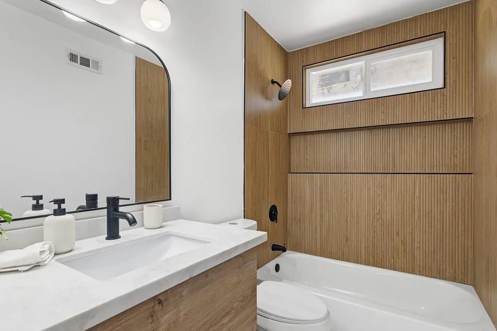 https://cdn.realtyfeed.com/cdn/127/307082972/0397cc687af4510312966277aab8c8f7.webp