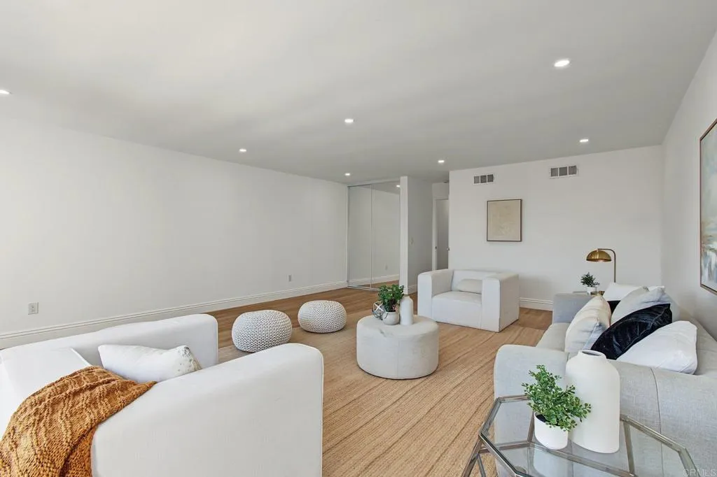 https://cdn.realtyfeed.com/cdn/127/307082972/56ec5b47a3cae57277ea5d7cfcc02e83.webp