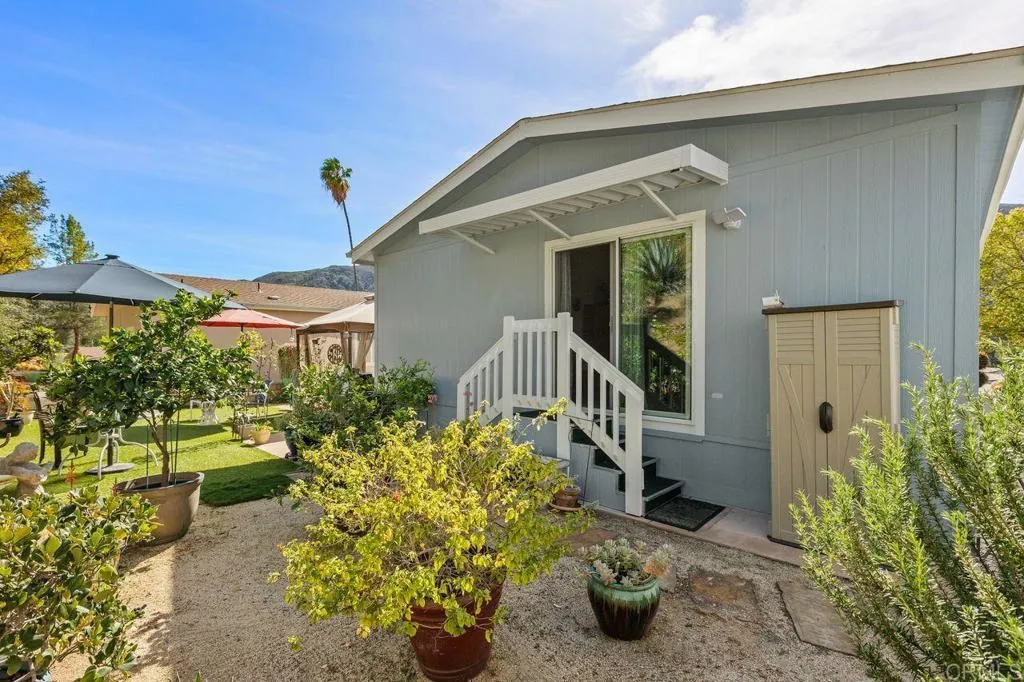 https://cdn.realtyfeed.com/cdn/127/307083007/65f4231ebb65dcfe650be50617407ad0.webp