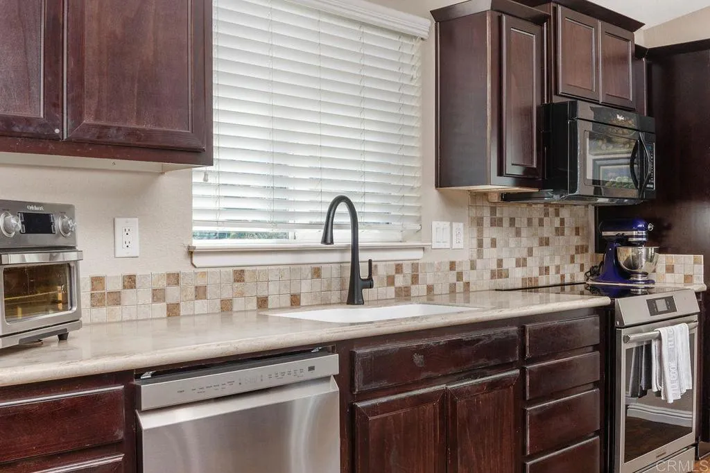 https://cdn.realtyfeed.com/cdn/127/307083007/b70f0b6a71bb4e9608be9a706f2f88ad.webp