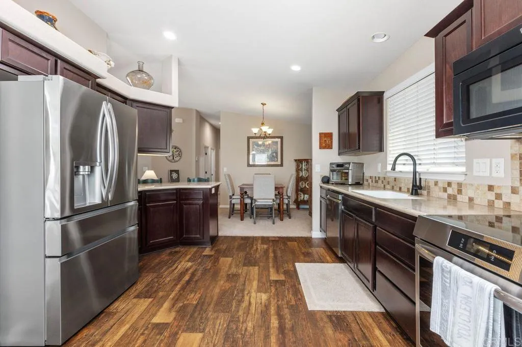 https://cdn.realtyfeed.com/cdn/127/307083007/b79ebc5f01adf904d9c4597a756cd92b.webp