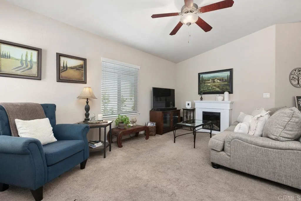 https://cdn.realtyfeed.com/cdn/127/307083007/c65c96e6fd990d84280606a2b69ee58d.webp