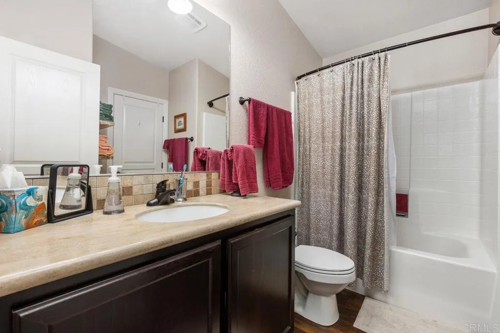 https://cdn.realtyfeed.com/cdn/127/307083007/ec46a7ce7126e66410fc8fbccae38187.webp