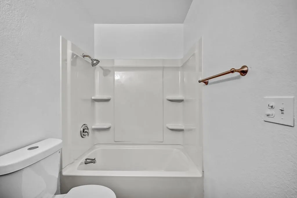 https://cdn.realtyfeed.com/cdn/127/307083076/295c72db8e696d8a4e9fed7de32a379a.webp