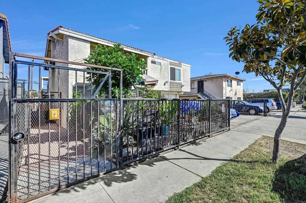 https://cdn.realtyfeed.com/cdn/127/307083076/e6024b92580a538f6684250ed3d4128f.webp