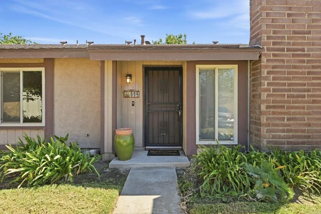 554 Fruit Tree Way, Oceanside, CA 92058 - Photo 5 of 26, Oceanside, CA