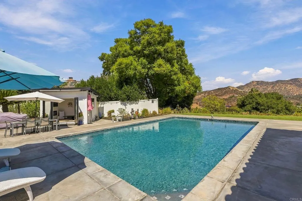 https://cdn.realtyfeed.com/cdn/127/307083109/1fa08f2f4ee2081fc4f441b113357c72.webp