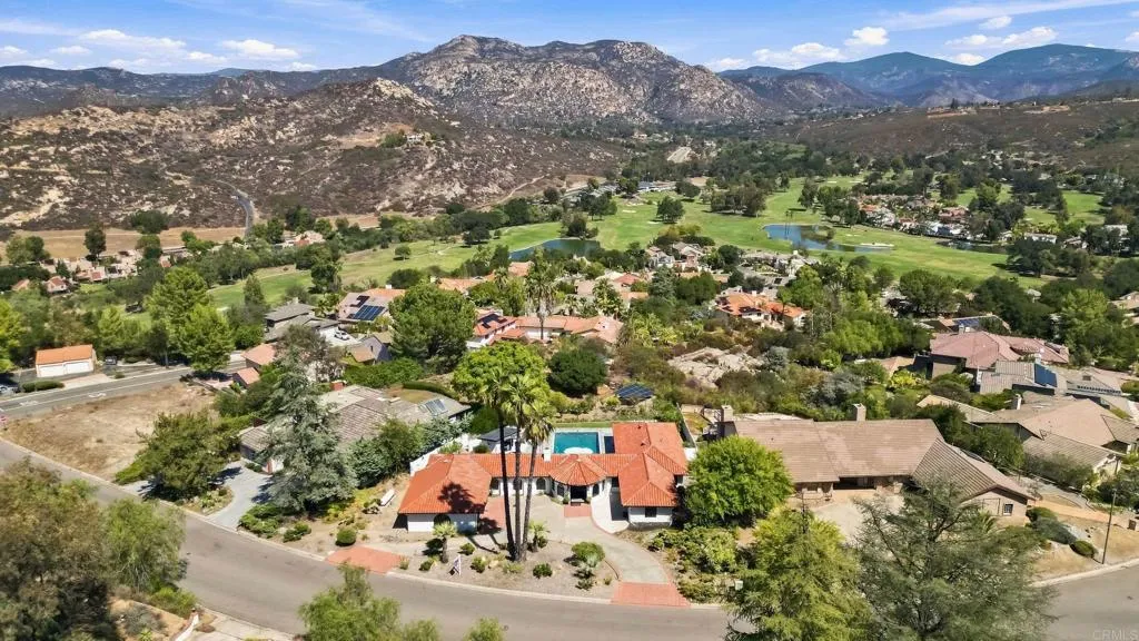 https://cdn.realtyfeed.com/cdn/127/307083109/25d99a1d976e55f7def45809d238aa83.webp