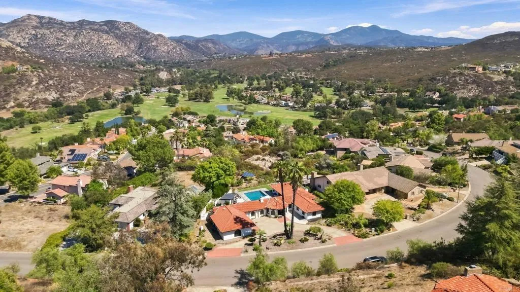 https://cdn.realtyfeed.com/cdn/127/307083109/45eaed276cc1cf56603715920dad46eb.webp