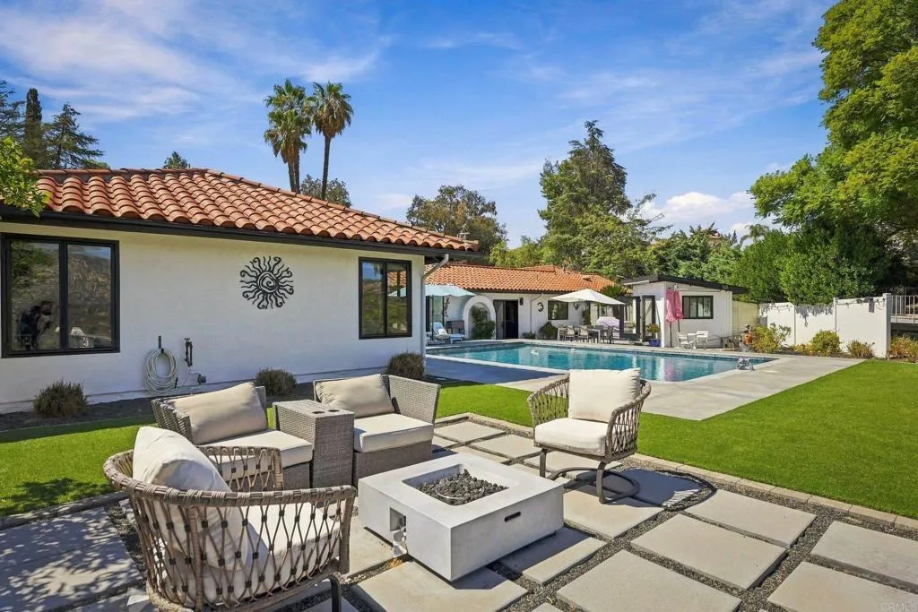 https://cdn.realtyfeed.com/cdn/127/307083109/cebf9dbc4d6723cdae16f6d75cfa773f.webp