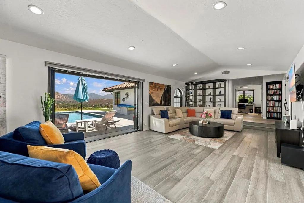 https://cdn.realtyfeed.com/cdn/127/307083109/e4835371469bea6b9ffe3e8b813ebc82.webp