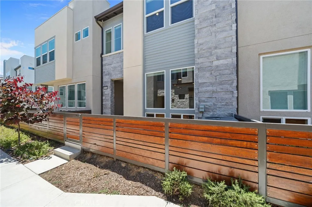 https://cdn.realtyfeed.com/cdn/127/307083214/26040f98a6ccbd45d4aabe1746e28c1d.webp