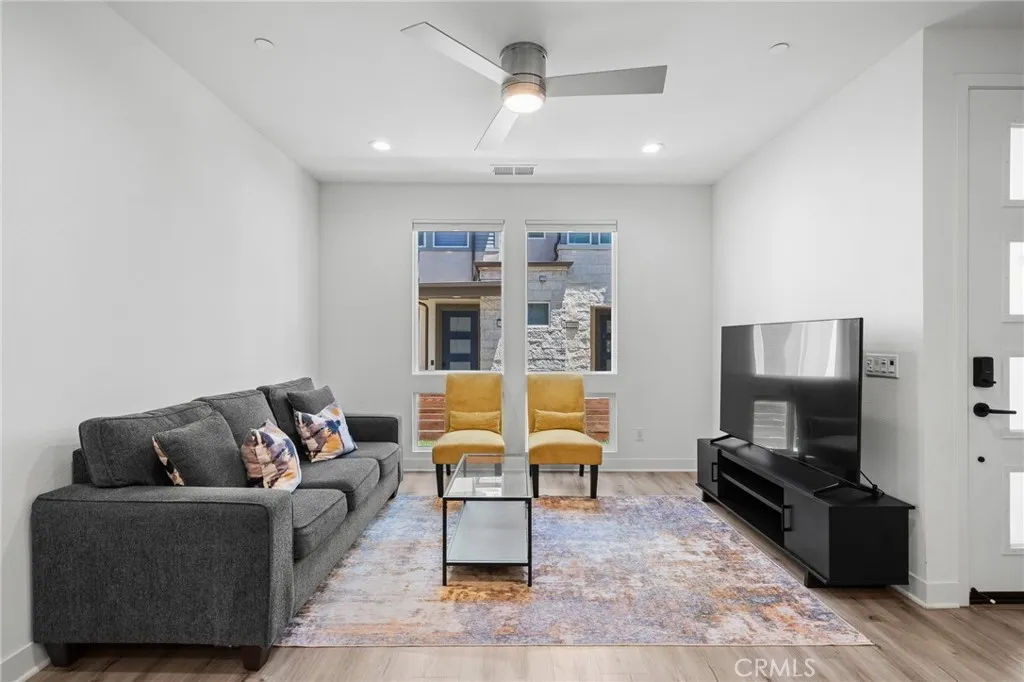 https://cdn.realtyfeed.com/cdn/127/307083214/2d4d049192265a66bf4fe422bca4e69e.webp
