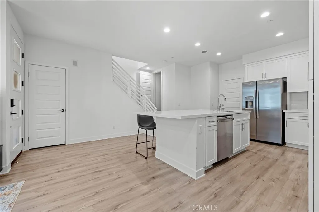 https://cdn.realtyfeed.com/cdn/127/307083214/abc712199aad2262ab2a6fc18ae9bc1a.webp